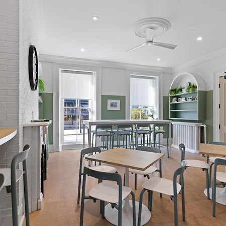 Hi Halifax Heritage House Hostel Экстерьер фото