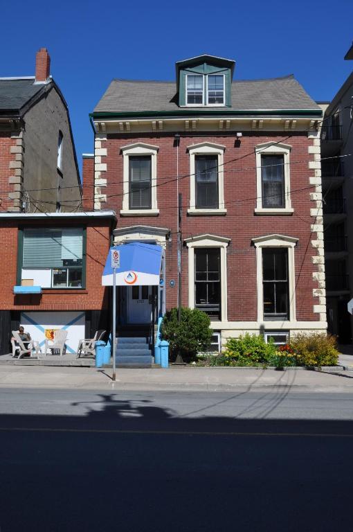 Hi Halifax Heritage House Hostel Экстерьер фото